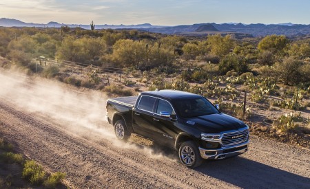 2019 Ram 1500 Laramie Longhorn Edition Front Three-Quarter Wallpapers 450x275 (3)