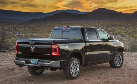 2019 Ram 1500 Laramie Longhorn Edition Rear Three-Quarter Wallpapers 450x275 (7)