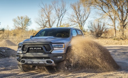 2019 Ram 1500 Rebel Front Three-Quarter Wallpapers 450x275 (55)