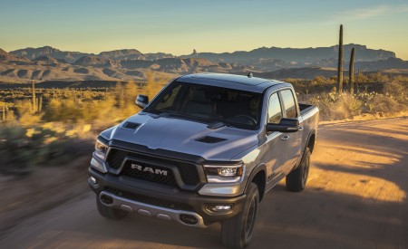 2019 Ram 1500 Rebel Front Three-Quarter Wallpapers 450x275 (53)