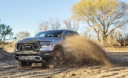 2019 Ram 1500 Rebel Front Three-Quarter Wallpapers 450x275 (54)