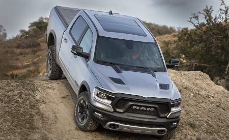 2019 Ram 1500 Rebel Front Three-Quarter Wallpapers 450x275 (43)