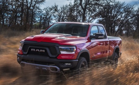 2019 Ram 1500 Rebel Front Three-Quarter Wallpapers 450x275 (19)