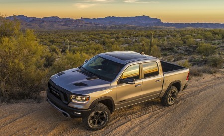 2019 Ram 1500 Rebel Front Three-Quarter Wallpapers 450x275 (60)
