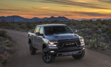 2019 Ram 1500 Rebel Front Three-Quarter Wallpapers 450x275 (58)