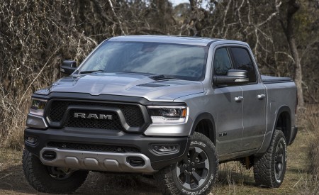 2019 Ram 1500 Rebel Front Three-Quarter Wallpapers 450x275 (42)