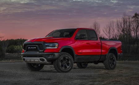 2019 Ram 1500 Rebel Front Three-Quarter Wallpapers 450x275 (22)