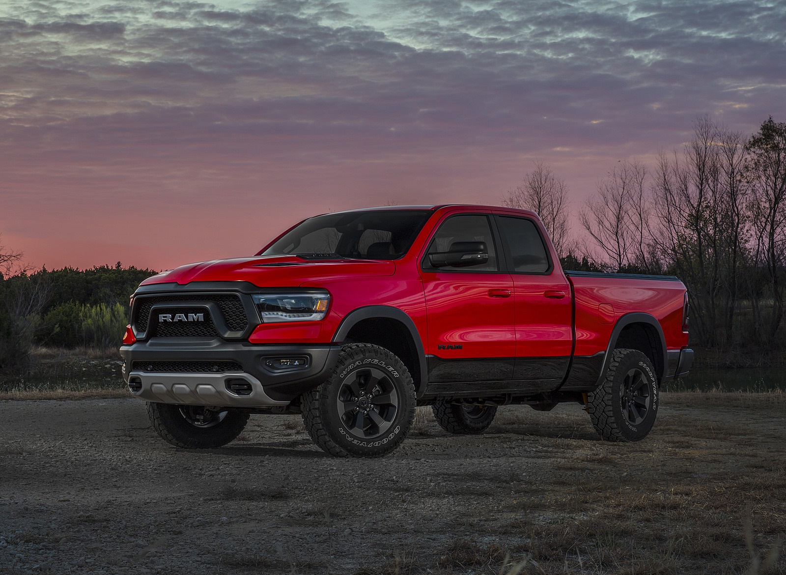 2019 Ram 1500 Rebel Front Three-Quarter Wallpapers #22 of 70