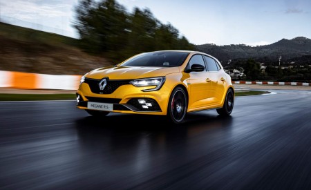 2019 Renault Megane R.S. Trophy Front Three-Quarter Wallpapers 450x275 (28)