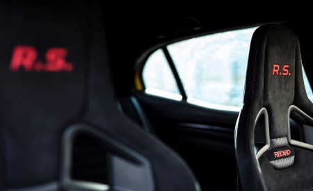 2019 Renault Megane R.S. Trophy Interior Front Seats Wallpapers 450x275 (49)