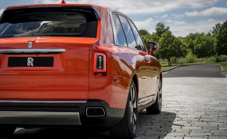 2019 Rolls-Royce Cullinan (Color: Fux Orange) Detail Wallpapers 450x275 (37)