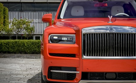 2019 Rolls-Royce Cullinan (Color: Fux Orange) Headlight Wallpapers 450x275 (36)