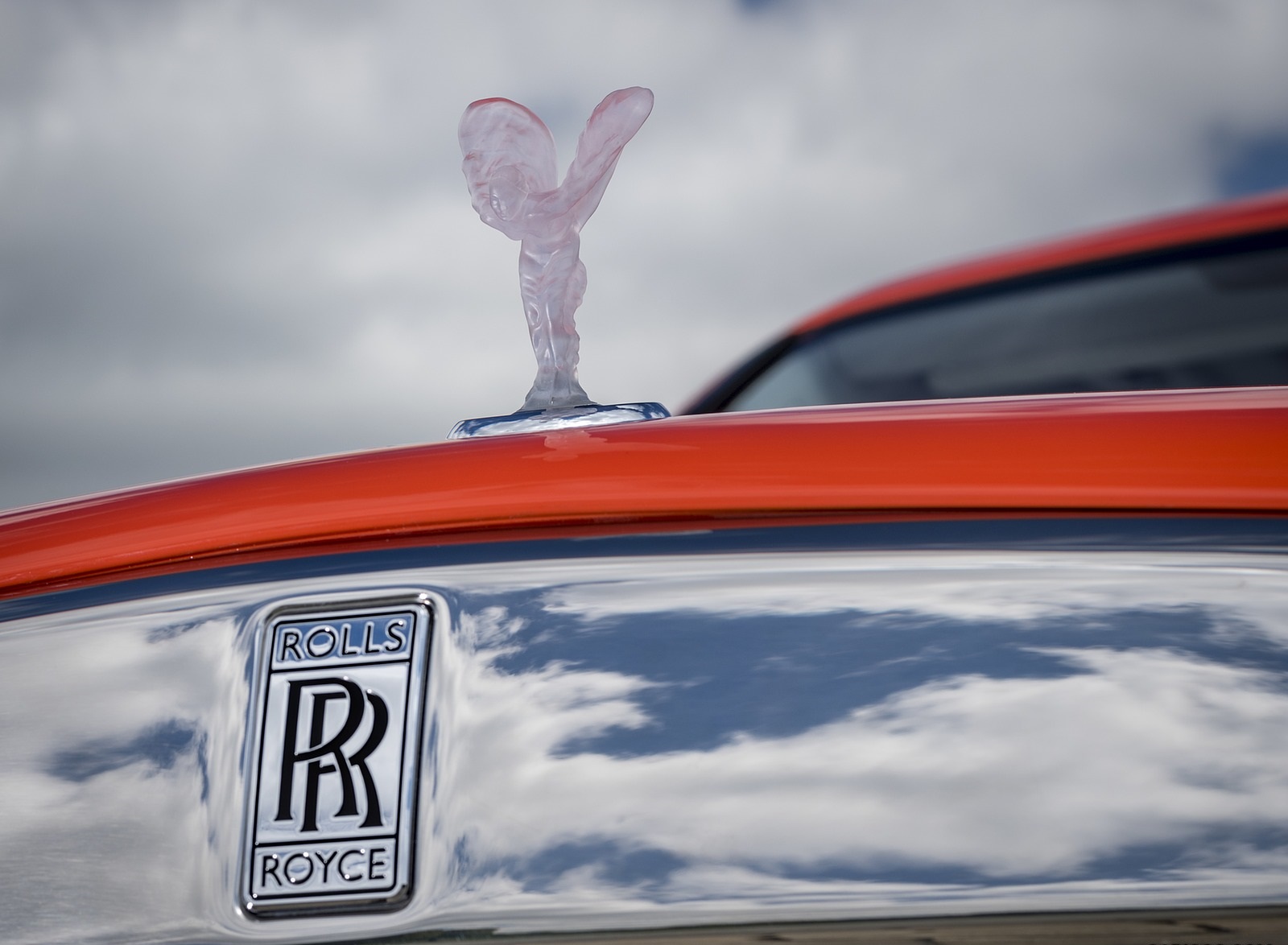 2019 Rolls-Royce Cullinan (Color: Fux Orange) Spirit of Ecstasy Wallpapers #38 of 122