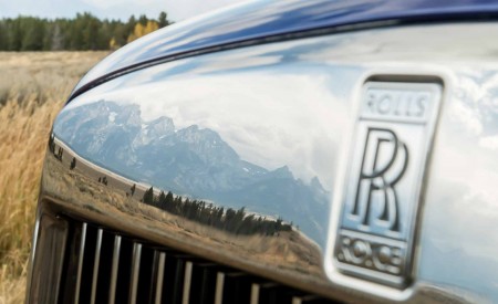 2019 Rolls-Royce Cullinan (Color: Salamanca Blue) Badge Wallpapers 450x275 (22)