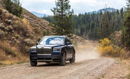 2019 Rolls-Royce Cullinan (Color: Salamanca Blue) Front Three-Quarter Wallpapers 450x275 (7)