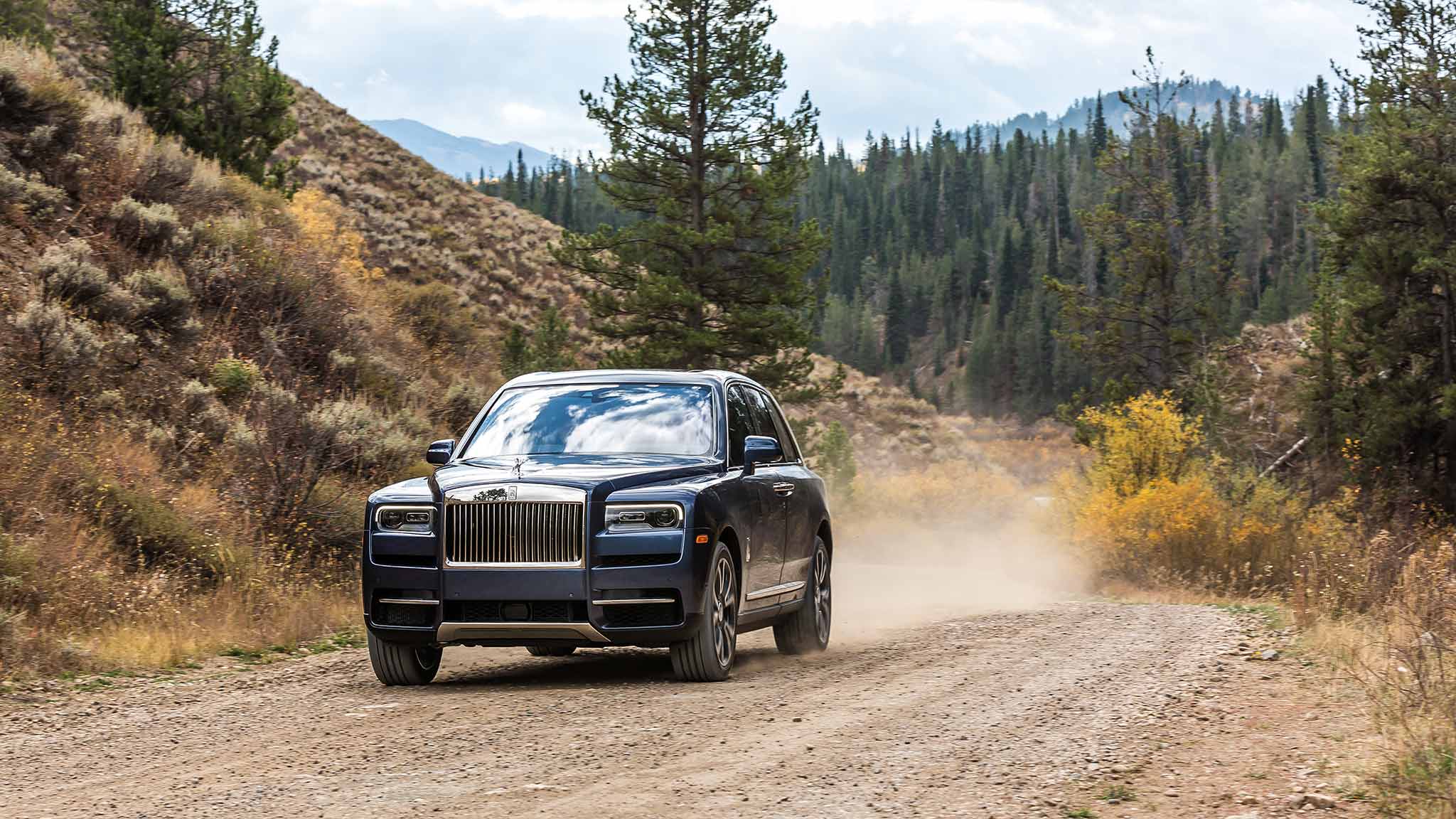 2019 Rolls-Royce Cullinan (Color: Salamanca Blue) Front Three-Quarter Wallpapers #7 of 122