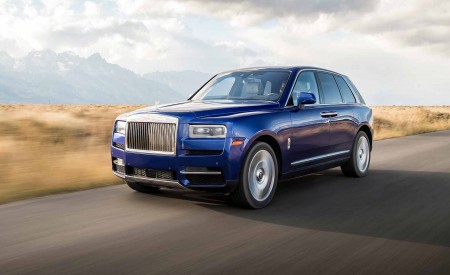 2019 Rolls-Royce Cullinan (Color: Salamanca Blue) Front Three-Quarter Wallpapers 450x275 (2)