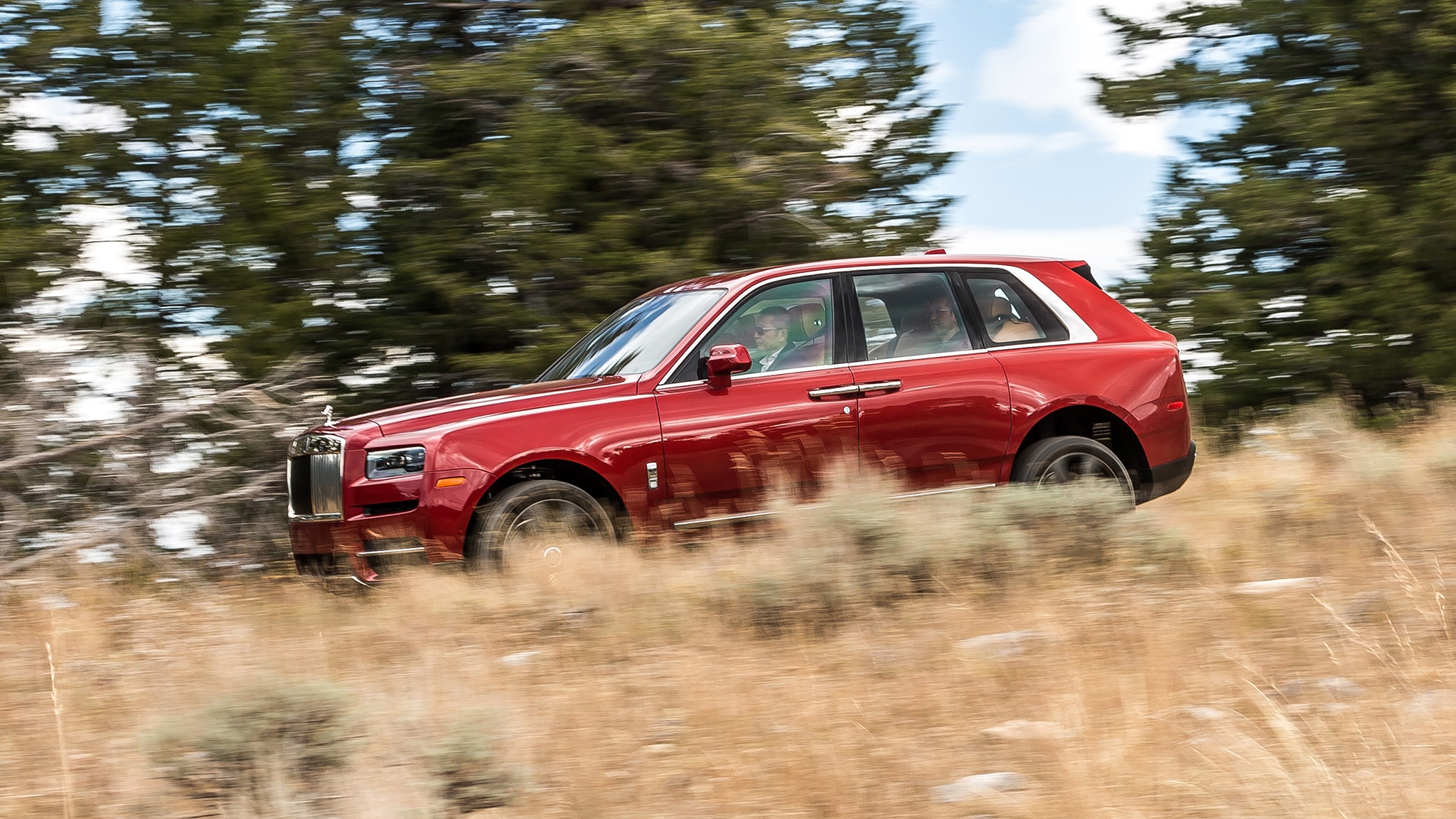 2019 Rolls-Royce Cullinan (Color: Scala Red) Side Wallpapers #83 of 122
