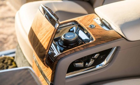 2019 Rolls-Royce Cullinan (Color: White Sands) Interior Detail Wallpapers 450x275 (80)