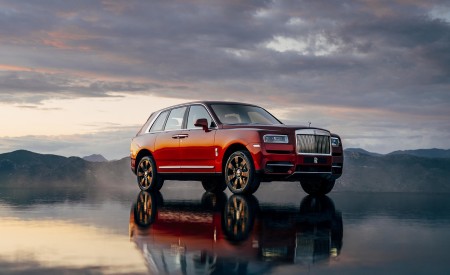 2019 Rolls-Royce Cullinan Front Three-Quarter Wallpapers 450x275 (92)
