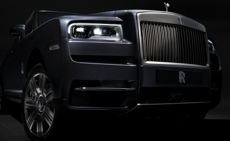 2019 Rolls-Royce Cullinan Headlight Wallpapers 450x275 (108)