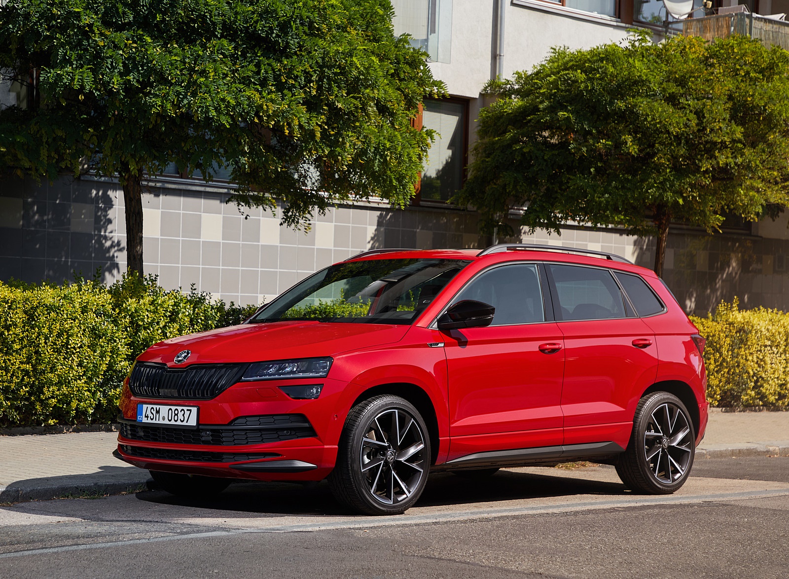 2019 Skoda Karoq Sportline Front Three-Quarter Wallpapers (13)
