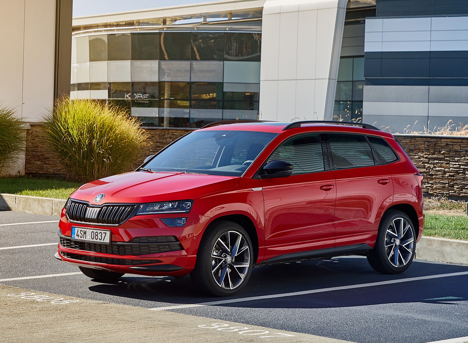2019 Skoda Karoq Sportline Front Three-Quarter Wallpapers (14)
