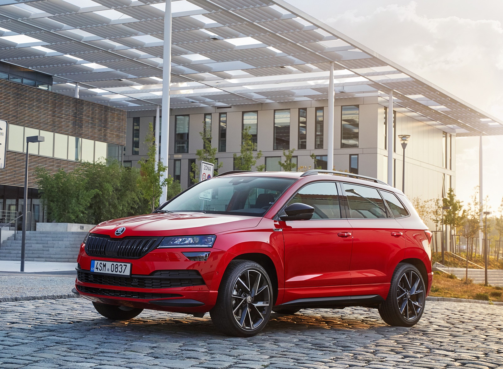2019 Skoda Karoq Sportline Front Three-Quarter Wallpapers (15)