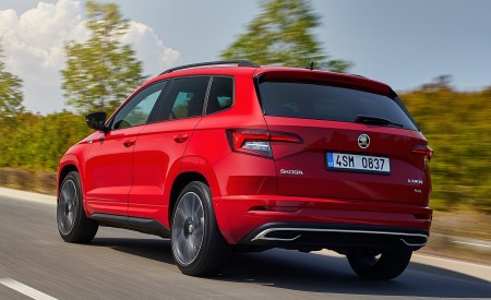 2019 Skoda Karoq Sportline Rear Three-Quarter Wallpapers 450x275 (12)