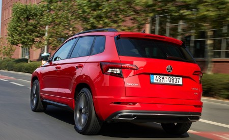 2019 Skoda Karoq Sportline Rear Three-Quarter Wallpapers 450x275 (7)