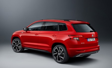 2019 Skoda Karoq Sportline Rear Three-Quarter Wallpapers 450x275 (19)