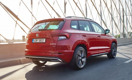 2019 Skoda Karoq Sportline Rear Three-Quarter Wallpapers 450x275 (2)