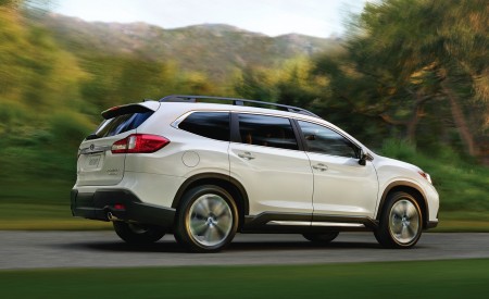 2019 Subaru Ascent Rear Three-Quarter Wallpapers 450x275 (9)
