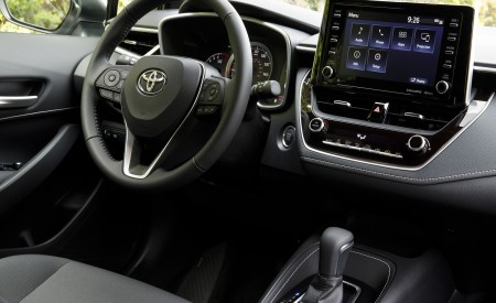 2019 Toyota Corolla Hatchback Central Console Wallpapers 450x275 (75)