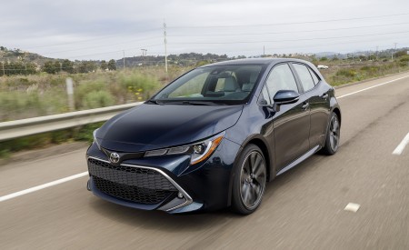 2019 Toyota Corolla Hatchback Front Three-Quarter Wallpapers 450x275 (51)