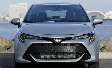 2019 Toyota Corolla Hatchback Front Wallpapers 450x275 (54)