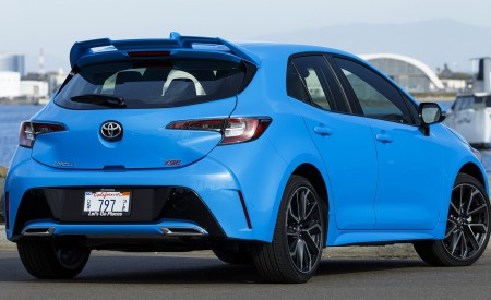 2019 Toyota Corolla Hatchback Rear Three-Quarter Wallpapers 450x275 (31)
