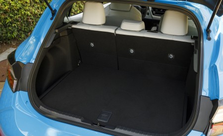 2019 Toyota Corolla Hatchback Trunk Wallpapers 450x275 (40)