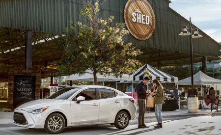 2019 Toyota Yaris Sedan Side Wallpapers 450x275 (4)