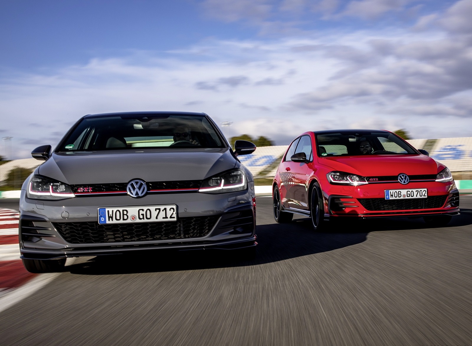 2019 Volkswagen Golf GTI TCR Front Three-Quarter Wallpapers (2)