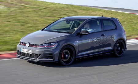 2019 Volkswagen Golf GTI TCR Front Three-Quarter Wallpapers 450x275 (13)