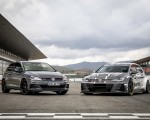2019 Volkswagen Golf GTI TCR Front Three-Quarter Wallpapers 150x120 (11)