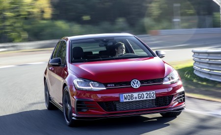 2019 Volkswagen Golf GTI TCR Front Wallpapers 450x275 (53)