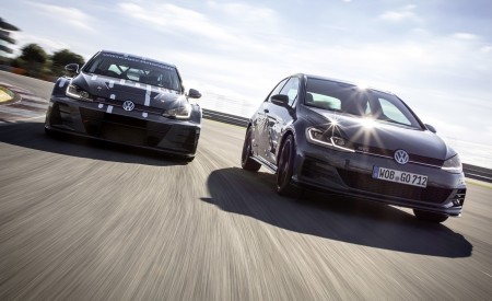 2019 Volkswagen Golf GTI TCR Front Wallpapers 450x275 (3)