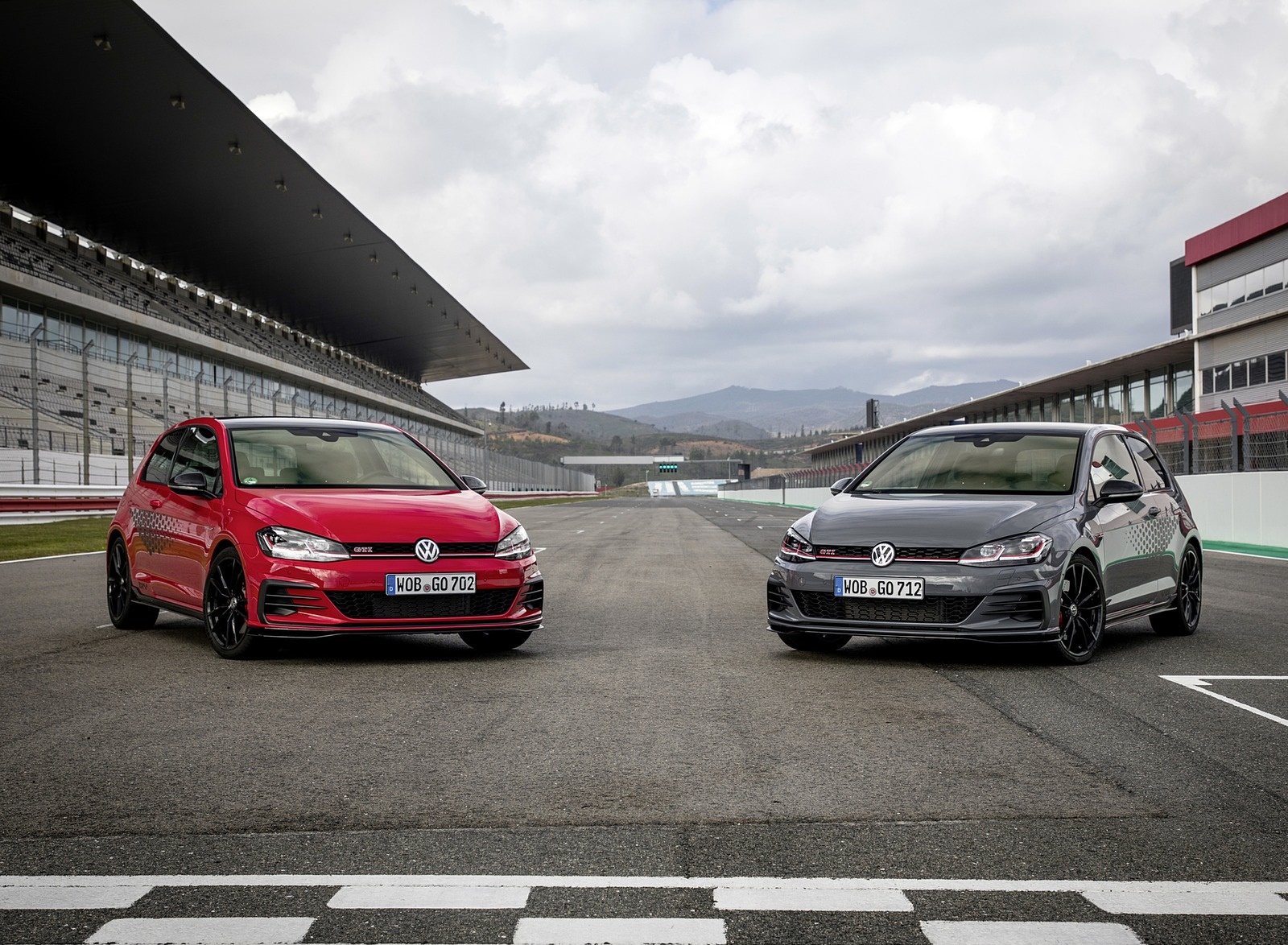 2019 Volkswagen Golf GTI TCR Front Wallpapers (10)