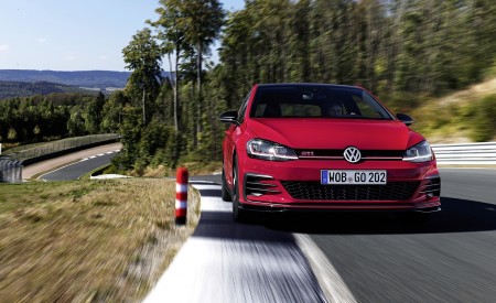 2019 Volkswagen Golf GTI TCR Front Wallpapers 450x275 (60)