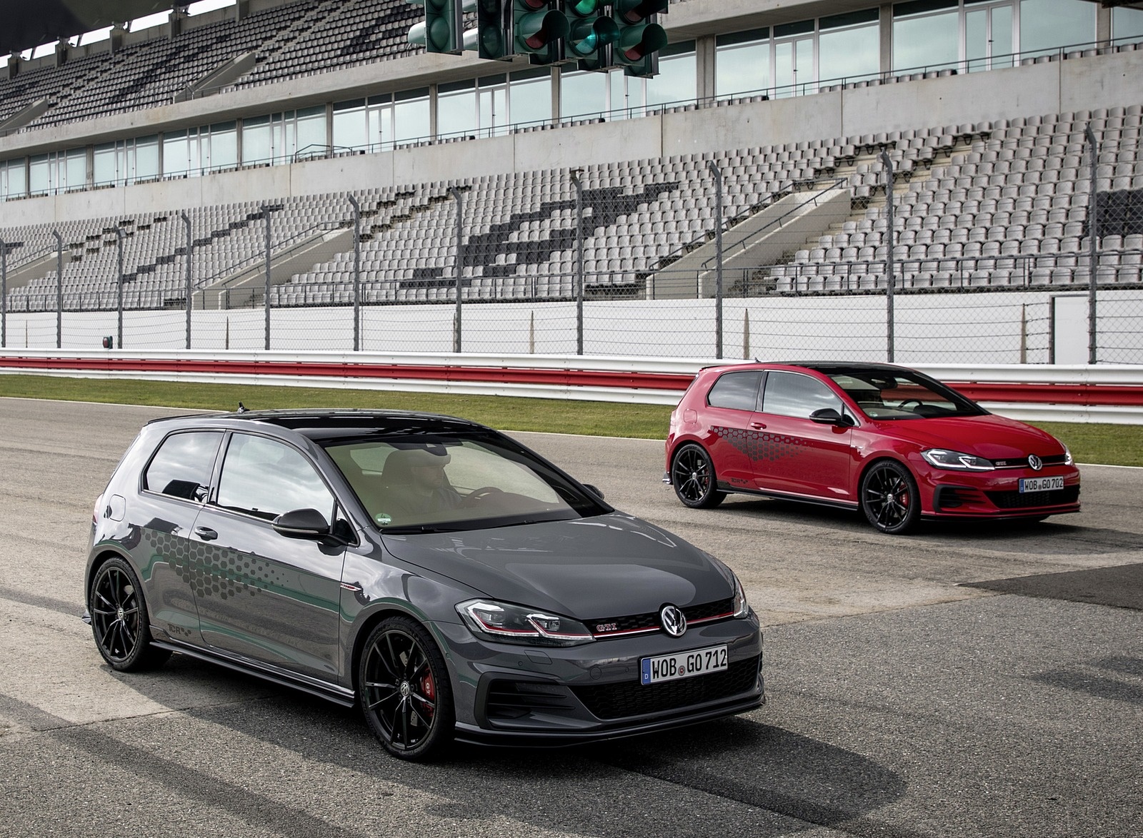 2019 Volkswagen Golf GTI TCR Front Wallpapers (9)