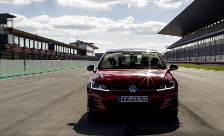 2019 Volkswagen Golf GTI TCR Front Wallpapers 450x275 (66)