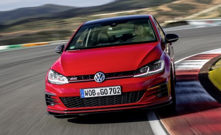 2019 Volkswagen Golf GTI TCR Front Wallpapers 450x275 (61)