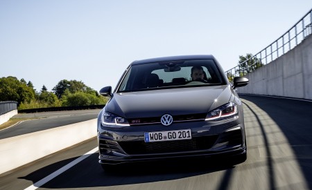 2019 Volkswagen Golf GTI TCR Front Wallpapers 450x275 (36)